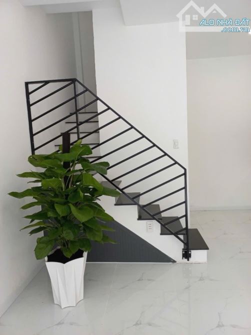 CẦN BÁN NHÀ KHU VIP DÂN TRÍ TÂN PHÚ - ĐƯỜNG TRƯỚC NHÀ 6M- GẦN TRƯỜNG THPT TRẦN PHÚ - 2