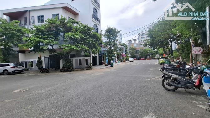Kiệt phan hành sơn ô tô vi vu, sát trường kinh tế. Với 7,530 tỏi có ngay 110m2 ngang 5,5m - 2