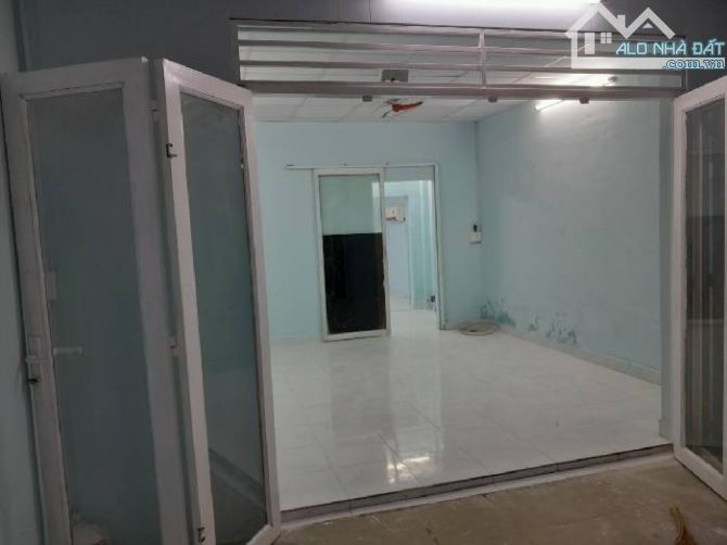 BÁN GẤP NHÀ HẺM XE HƠI NGUYỄN SƠN , 6,3 x 12 , 3 PHÒNG NGỦ . GIÁ NHỈNH 6TỶ - 2