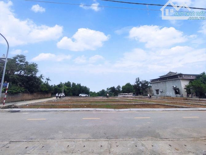 100 m trục chính đường ô tô tránh cách quốc lộ 21 chỉ 1km. Giá rẻ bất ngờ - 2