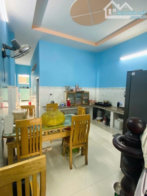 Bán nhà mặt tiền Chợ Chang Tân Đông Hiệp 120m2 tiện ở và kinh doanh giá rẻ đầu tư - 2