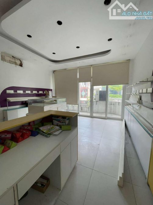 Siêu phẩm MP Tôn Đức Thắng - Đống Đa 5T 170m2 MT5.5m 89 tỷ dòng tiền 120tr/th - 2