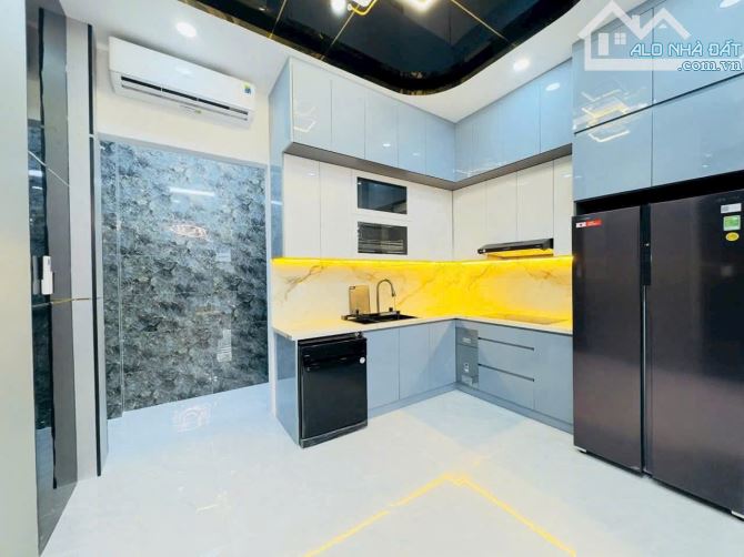 Bán nhà Full nội thất hẻm xe hơi Huỳnh Tấn Phát, NB, Dt 4 x17m, 3 lầu, st. Giá 6,85 tỷ - 2