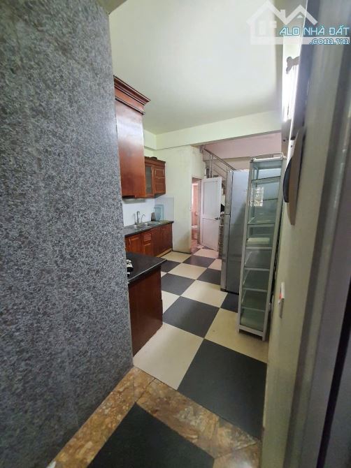 Cho thuê CCMN tầng 7 ngõ 376 Lê Duẫn Đống Đa, 70m2 x 2 ngủ, 2 wc.  9 triệu - 2