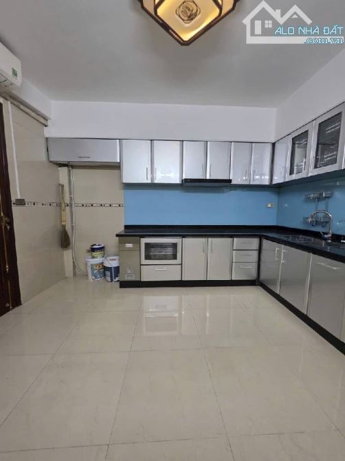 Bán nhà dân xây 4 tầng phố đức giang,lô góc ,2 mặt thoáng - 2