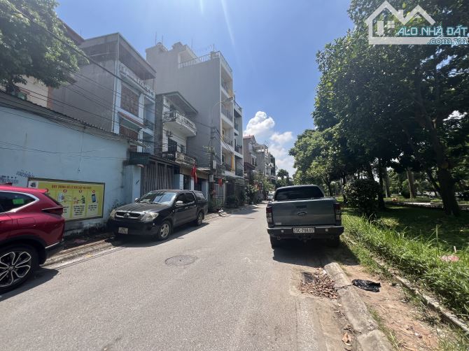 Chính chủ cần tiền bán gấp mảnh đất đẹp đường ô tô tránh tại trung tâm tổ 8 Thạch Bàn - 2