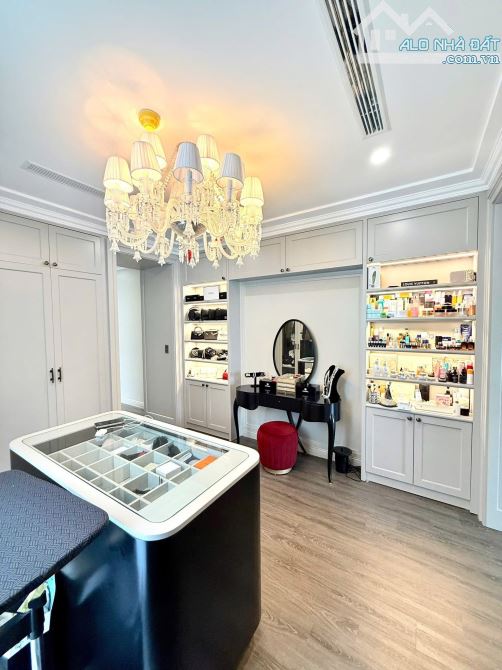 Bán nhà Nguyễn Văn Cừ, Long Biên: 38m2, 5 tầng, hơn 7 tỷ, ngõ rộng, ô tô tránh, 4 thoáng - 2