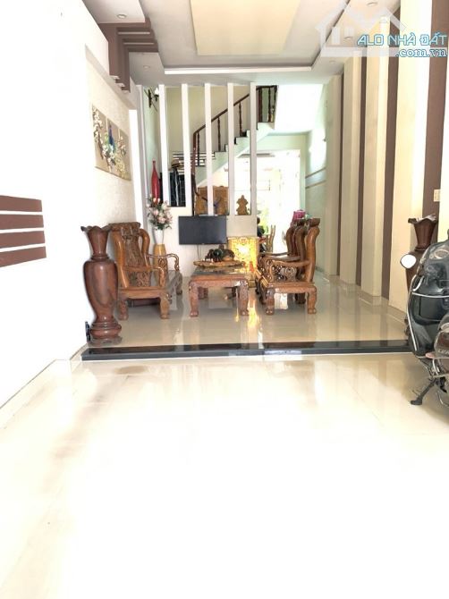 NHÀ 3 TẦNG, MẶT TIỀN - PHƯỚC BÌNH QUẬN 9 gần CĐ KTĐN và Chợ - 2