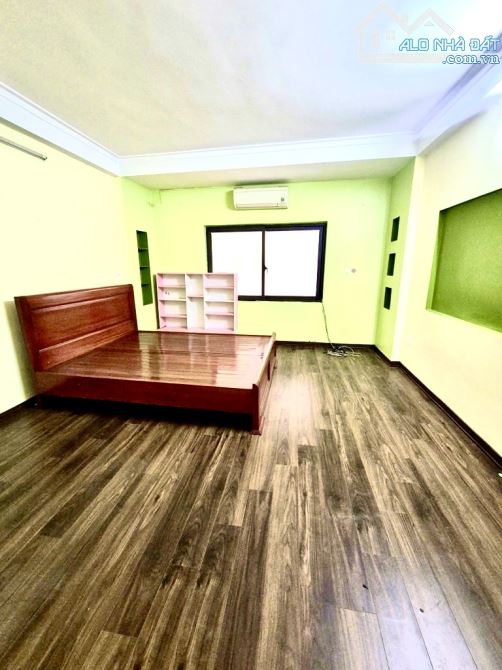 VĨNH HƯNG - NHÀ DÂN XÂY , KHUNG CỘT BÊ TÔNG CHẮC CHẮN , CÒN MỚI       30m , 5 tầng , mt4,3 - 2