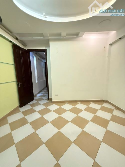 TRUNG KÍNH 40/42M², 5 TẦNG, MT 4.2M, NGÕ Ô TÔ, 15.5 TỶ - 2