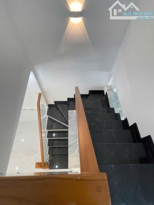 BÁN NHÀ BÌNH TÂN, sát Tân Phú, 2 tầng, DT 4x15m, hẻm 6m, nhỉnh 5 tỷ - 2
