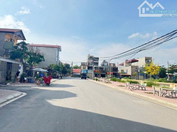 VIEW HỒ VỈA HÈ BÌA LÀNG OTO TRÁNH. KINH DOANH ĐỈNH.  TẠI NAM HỒNG PHÚC THỊNH - 2