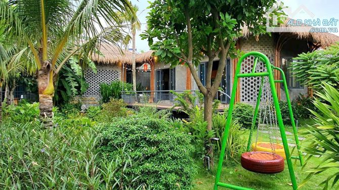 Bán khu vườn nghỉ dưỡng gần 1000m2 tuyệt đẹp Mặt Tiền Đường Long Chiến gần sông Đồng Nai - 2