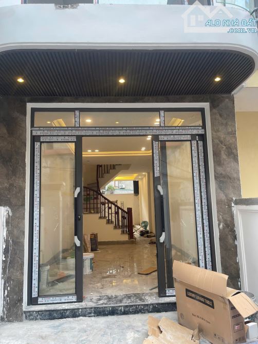 NHÀ PHỐ NGÔ GIA TỰ - VIỆT HƯNG - 60M2 - 4 TẦNG - 4 NGỦ - VF 3 ĐỖ CỬA - 6,5 TỶ - 2