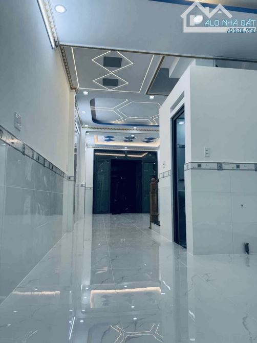 BÁN GẤP NHÀ MỚI ĐẸP LÊ VĂN QUỚI 4X15 60M² HẺM XE HƠI 5M NHÍCH 5 TỶ - 2