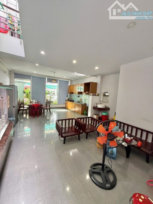 Nhà Tân Bình gần sân bay, Hẻm 8M thông, 85m2, ngang 5m, 3 tầng, 8.7 tỷ - 2
