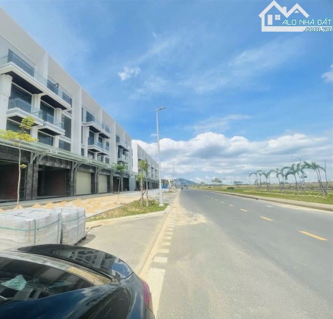 CĂN SHOPHOUSE MẶT TIỀN ĐƯỜNG LỚN, CẠNH SÂN GOLF VÀ ĐỒI CỪU SUỐI NGHÊ, TIỆN KINH DOANH - 2