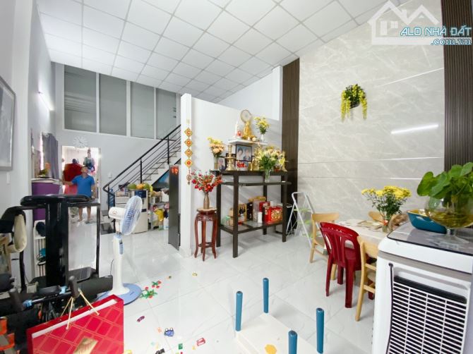 Nguyễn Văn Thương bình Thạnh 126m2 3 tầng giá chỉ 25.x tỷ - 2