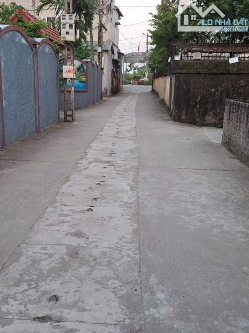 BÁN NHÀ QUANG MINH – MÊ LINH – HÀ NỘI- NHÀ 3 TẦNG MỚI – GẦN MÊ LINH PLAZA -ÔTÔ- CHỈ 4,X TỶ - 2