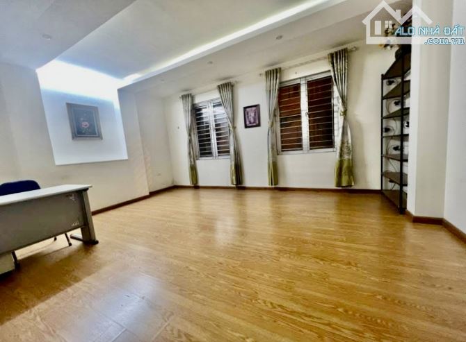 Nhà phố Minh Khai - ngõ thông rộng thoáng sáng - kinh doanh - ba gác tránh xe máy - 50m2 - 2