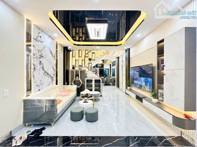Bán nhà đẹp 4 tầng. Hẻm xe hơi 8m. Thông 2 chiều. Dt 4x18m. Nguyễn Thị Hương. Tt Nhà Bè - 2
