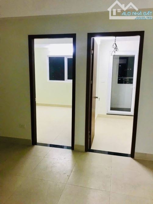 Bán chung cư CT3 Nghĩa Đô, 2 ngủ, trung tâm Cầu Giấy, nội thất cơ bản - 2