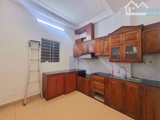 THỤY KHUÊ 31M GIÁ 8,3 TỶ NGÕ RỘNG,2 THOÁNG,DÂN XÂY,CÁCH PHỐ 15M,NỞ HẬU ĐẸP - 2