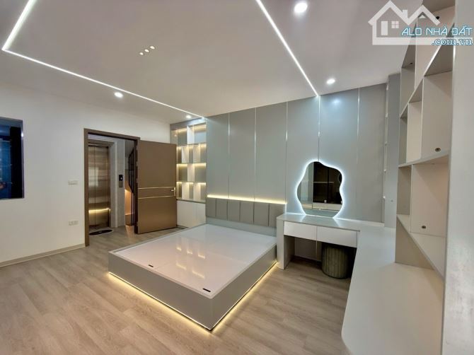 KĐT Đại Kim- 40m- 5tầng thang máy- mặt tiền 4,5m thoáng sáng ba bước ra phố oto tránh - 2