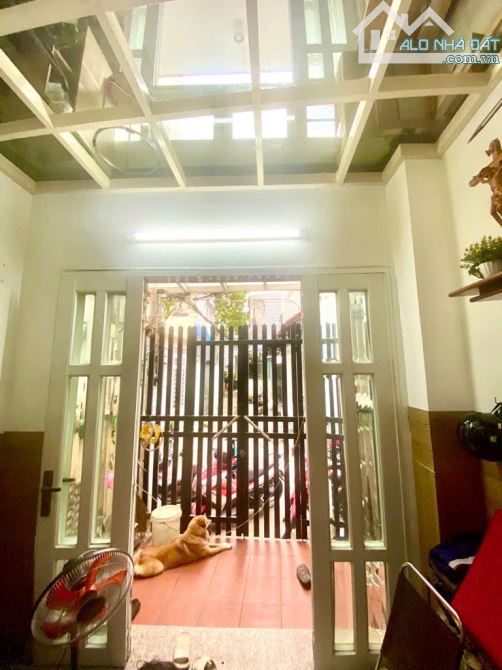 Bán nhà Quận 3, liền kề Lê Văn Sỹ_Hoàng Sa, 4 Tầng, hẻm thông, 31m2, Ở/Cho thuê, 5.1 Tỷ - 3