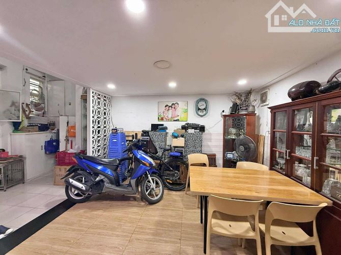 NHÀ ĐẸP SAU CĂN MẶT TIỀN - HẺM ĐƯỜNG NGUYỄN THÔNG KHU VIP - 3