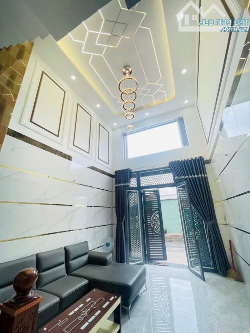 Nhà Đẹp Khu Phân Lô – Sổ Riêng – Hoàn Công Đủ – Gần BV Bình Tân  📍 Vị trí: Đường Mã Lò, P - 3