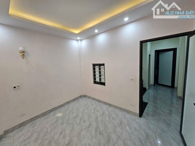 THẠCH BÀN - Dân XÂy - Ngõ Nông - 10m Ô tô Tránh - 04 Ngủ - 3