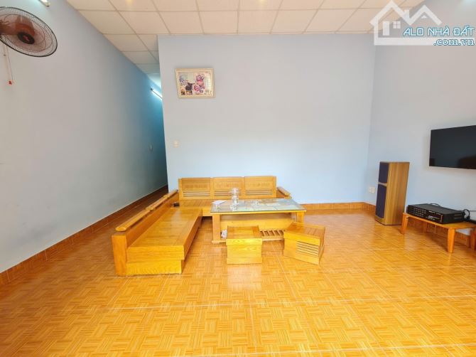 🔥 LÊ VĂN QUÝ - BÁN ĐẤT TẶNG NHÀ - ÔTÔ ĐỖ CỬA– CÁCH BIỂN 300M! 🔥 🏡 Nhà C4, 2PN, bếp, MT - 3