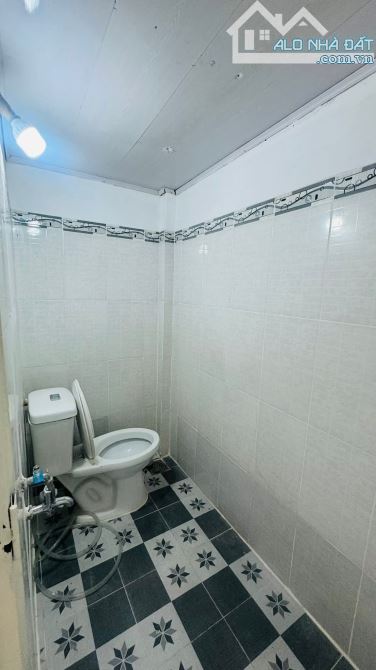 Bán nhà hẻm Nguyễn Thị Tần,P.1,Q.8,dt: 3 x 6 nhà xây 2 tầng 1 Tỷ 85. - 3