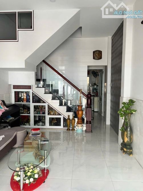Bán nhà 2 tầng mặt tiền đường Lê Chân - Khu bàn cờ - Nha Trang - 3