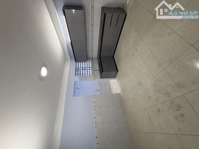 NHÀ 2 TẦNG - 4.5x17m - HẺM XE HƠI - PHAN HUY ÍCH - 3