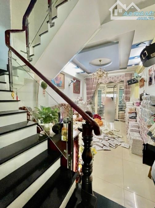 Bán Gấp Nhà 4 Tầng - Đường Số 4 - Bình Hưng Hoà B - DT 55m2 - Hẻm Xe Hơi - Nhỉnh 4 Tỷ - 3