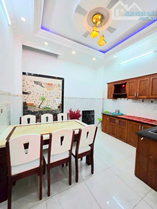 NHÀ PHỐ 4 TẦNG HIỆN ĐẠI MỚI ĐẸP Ở NGAY - HẺM XE TẢI TRÁNH- ĐÀO TÔNG NGUYÊN - TT NHÀ BÈ - 3