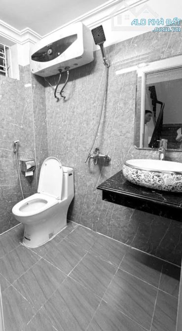 Bán nhà Đà Nẵng, Cầu Tre, Ngô Quyền, Hải Phòng. 3,5 tầng, 42m2, 2,68 tỷ. Ngang 6m, ngõ 2m, - 3