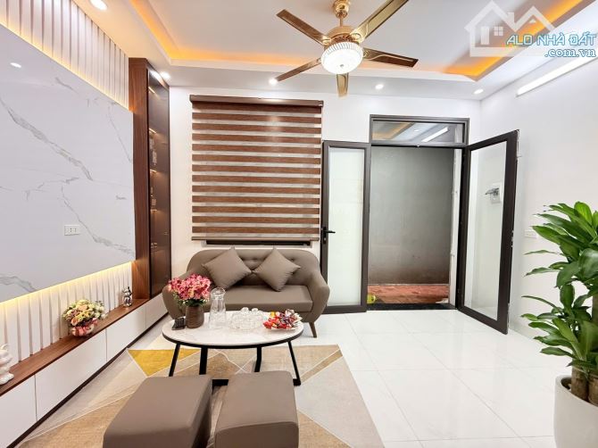 NHÀ ĐẸP, HÀNG XÓM KĐT ĐẠI KIM - Ô TÔ ĐỖ CỔNG, NGÕ RỘNG, 2 THOÁNG, TẶNG FULL NỘI THẤT - 3