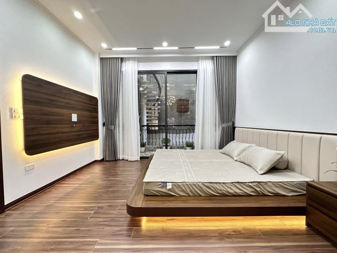 Chính chủ bán nhà 5 tầng, thang máy,45m,ô tô đỗ cổng, ở sướng, kinh doanh đỉnh cao, Kim Mã - 3