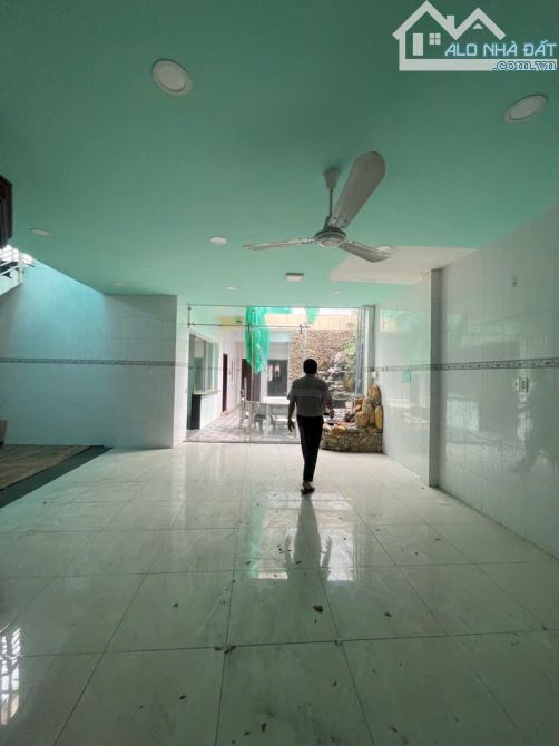Tòa nhà 5 tầng MT đường Gò Dầu, 216m2, ngang 10m, Doanh thu hơn 2 tỷ - 3