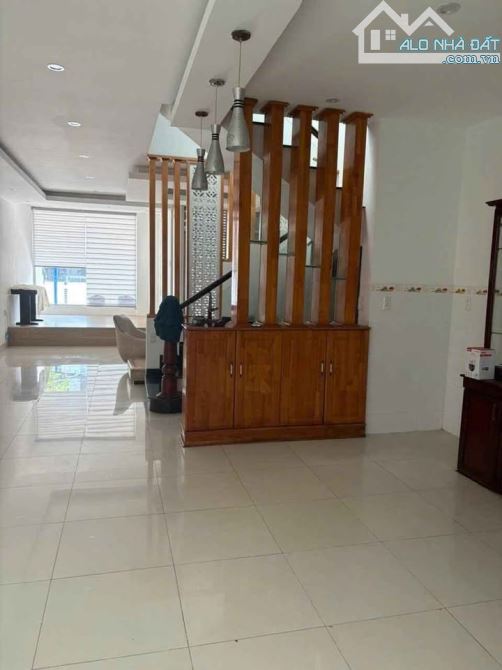 BÁN NHÀ 1 trệt 3 lầu ĐƯỜNG CHU MẠNH TRINH PHƯỜNG 8 - 3