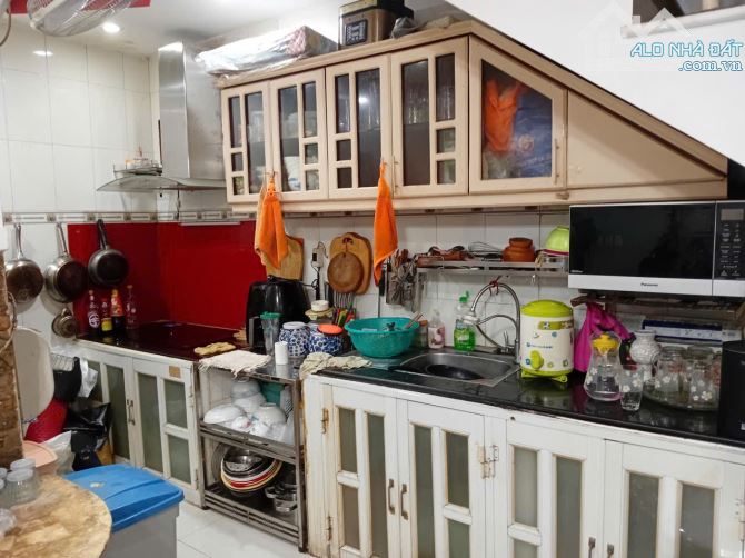 NGAY SIÊU THỊ SÀI GÒN ĐƯỜNG 3/2 - HẺM THÔNG THOÁNG - NGANG KHỦNG 10M - DT 69M2 - 3