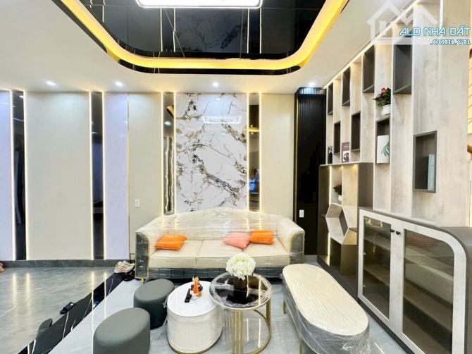 Bán nhà đẹp 4 tầng. Hẻm xe hơi 8m. Thông 2 chiều. Dt 4x18m. Nguyễn Thị Hương. Tt Nhà Bè - 3