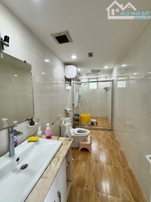 Bán Gấp Siêu Biệt Thự Phố Hoàng Ngân-Trung tâm TP Thái Nguyên -356m2, lô góc -Chỉ 14,5 Tỷ - 4