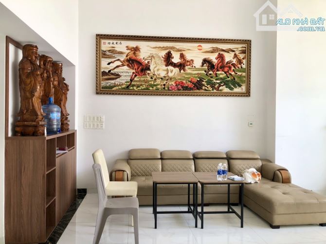 Bán Toà Nhà Căn Hộ 8 Tầng , 44 phòng , Doanh Thu 150 triệu / tháng , Cách Biển 1km - 4