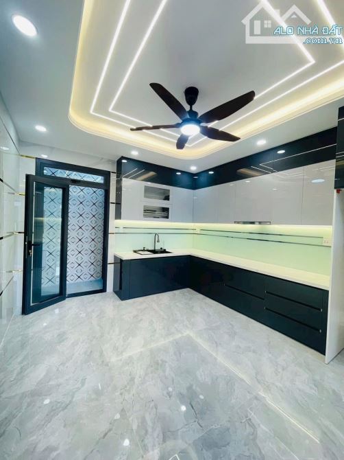 Nhà Đẹp Khu Phân Lô – Sổ Riêng – Hoàn Công Đủ – Gần BV Bình Tân  📍 Vị trí: Đường Mã Lò, P - 4