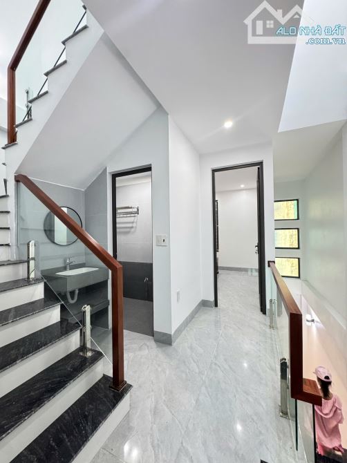 NHÀ 3 TẦNG TIỀN PHONG THÁI BÌNH CÓ SÂN ĐỂ XE SIÊU RỘNG THOÁNG - 4