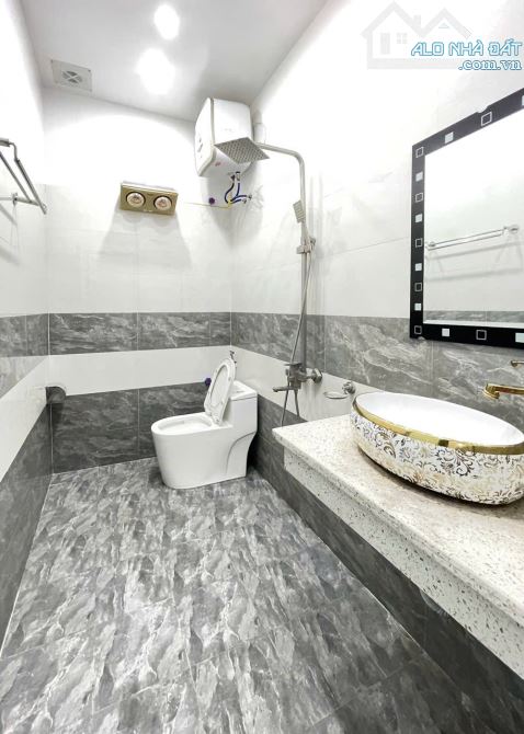 Trung Hành - Độc Lập - Sân Cổng riêng : 59m2 - 3 Tỷ 190 - 4